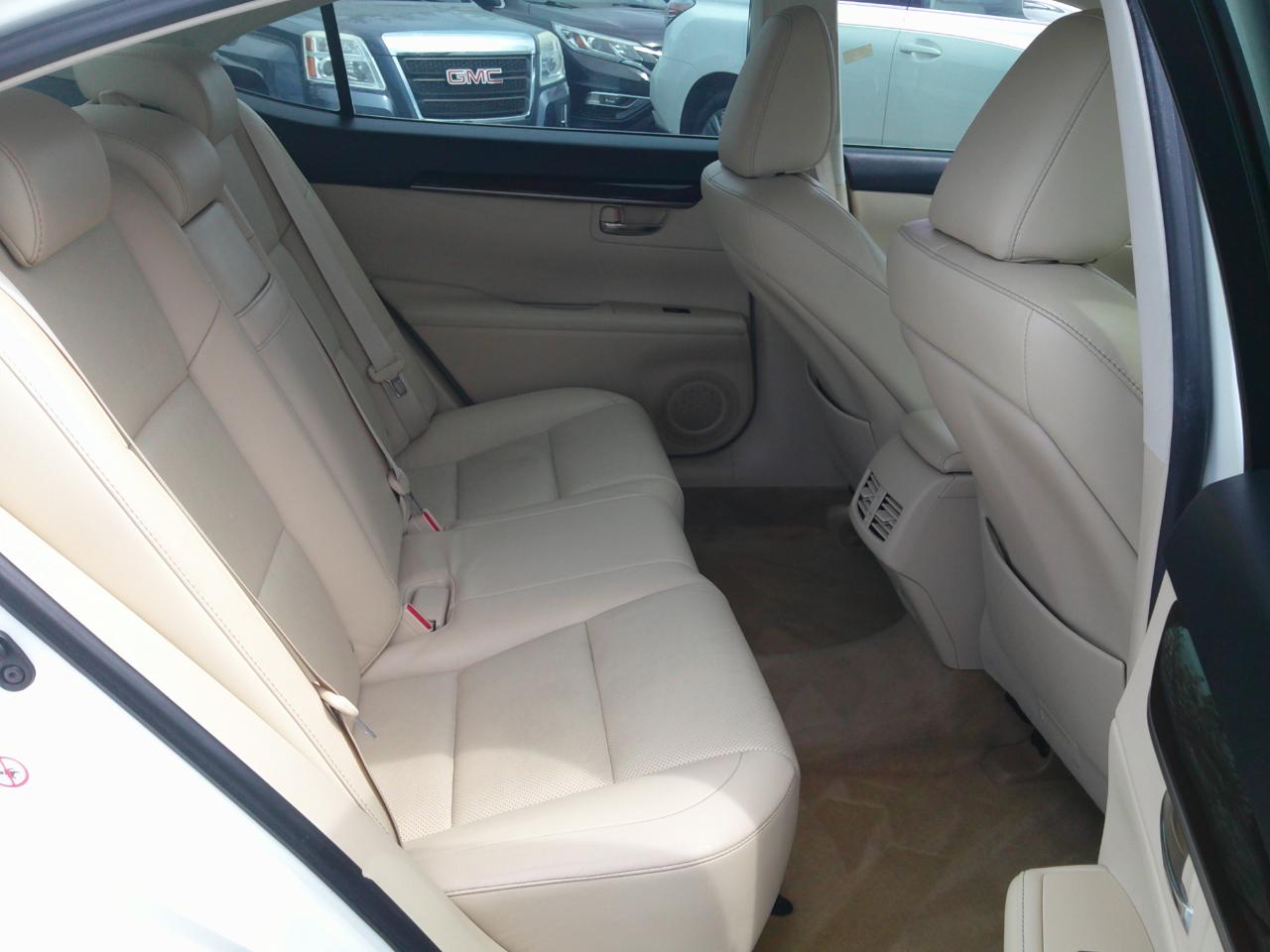 Lexus ES 350 Sedan 2013