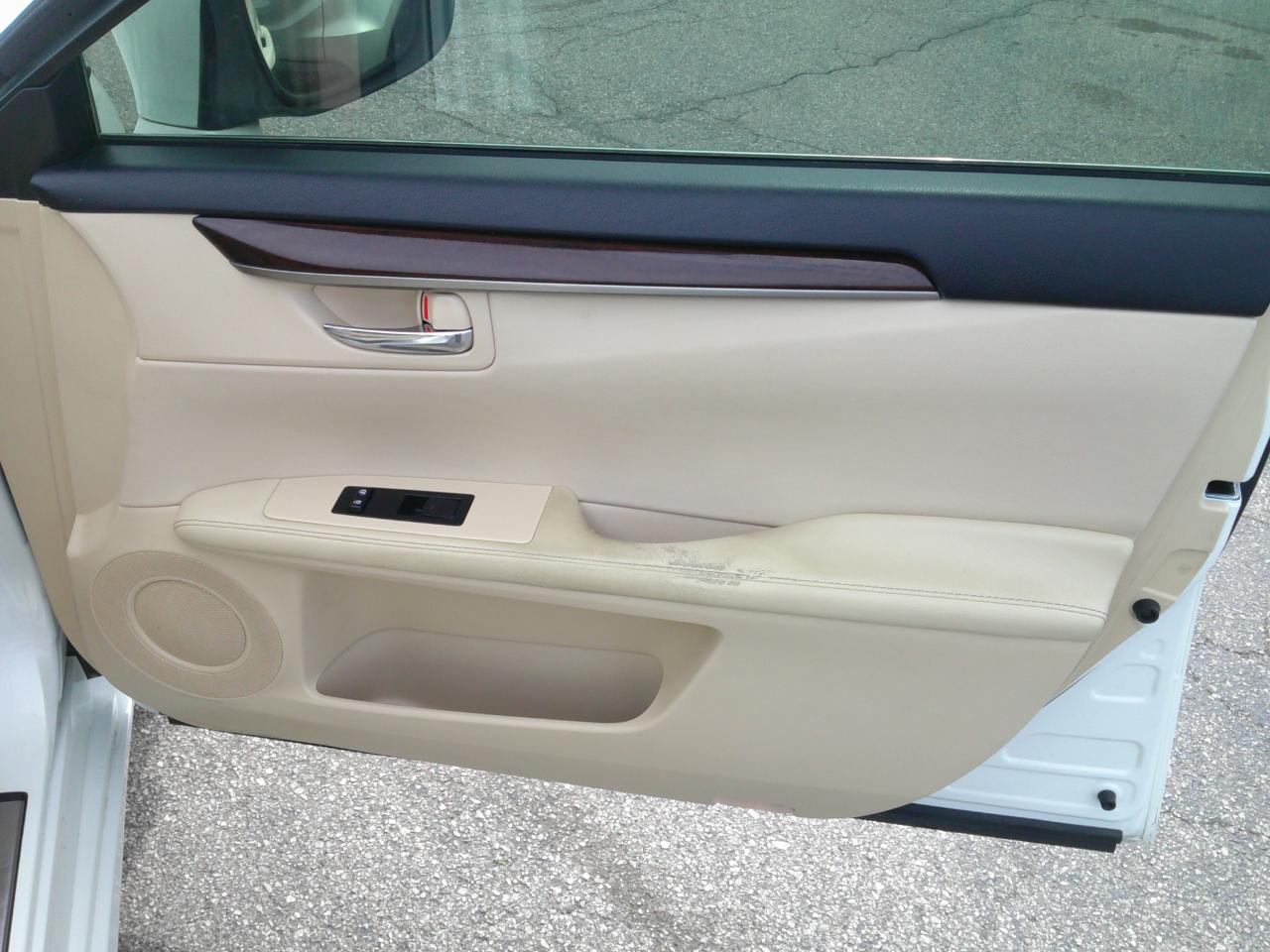 Lexus ES 350 Sedan 2013