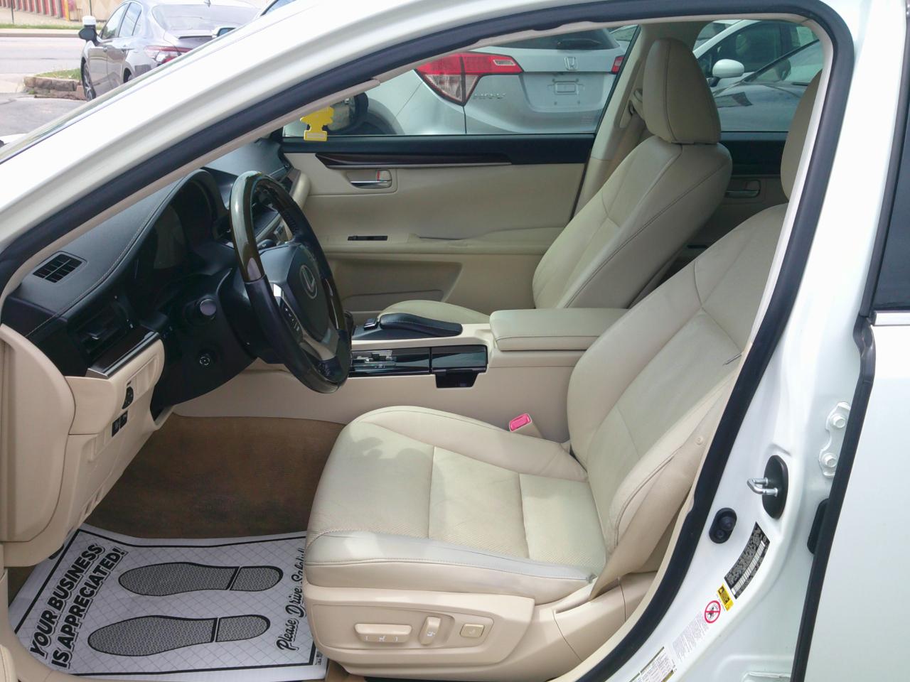 Lexus ES 350 Sedan 2013