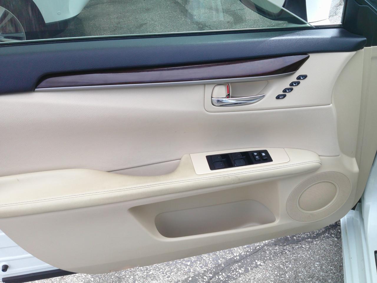 Lexus ES 350 Sedan 2013