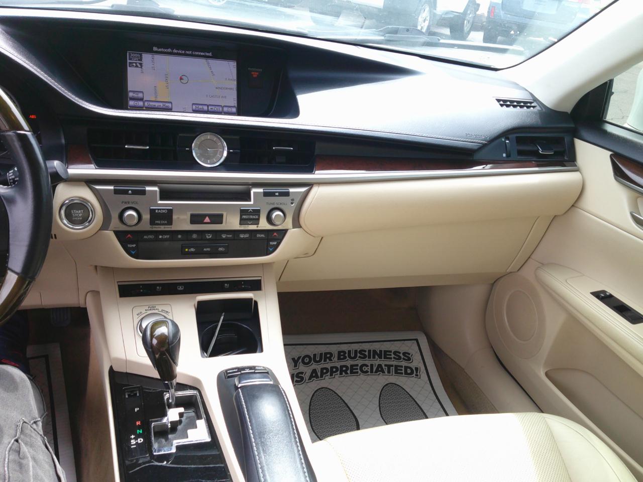 Lexus ES 350 Sedan 2013