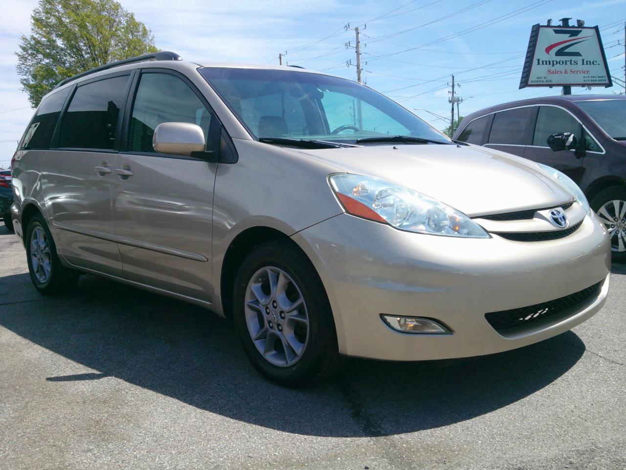 Toyota Sienna XLE 2006