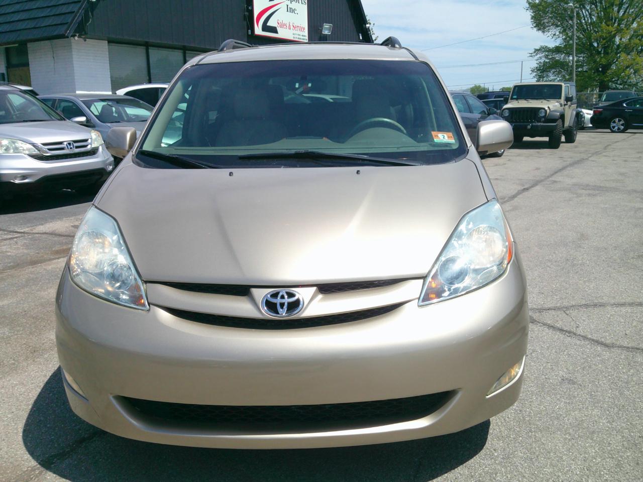 Toyota Sienna XLE 2006