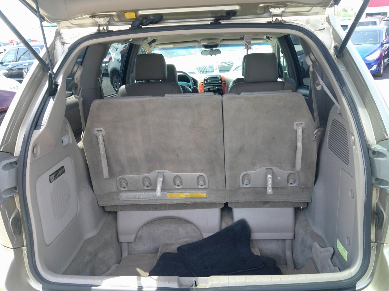 Toyota Sienna XLE 2006