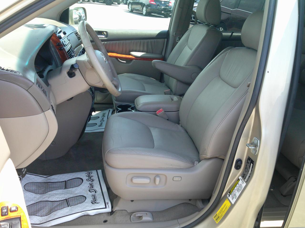 Toyota Sienna XLE 2006