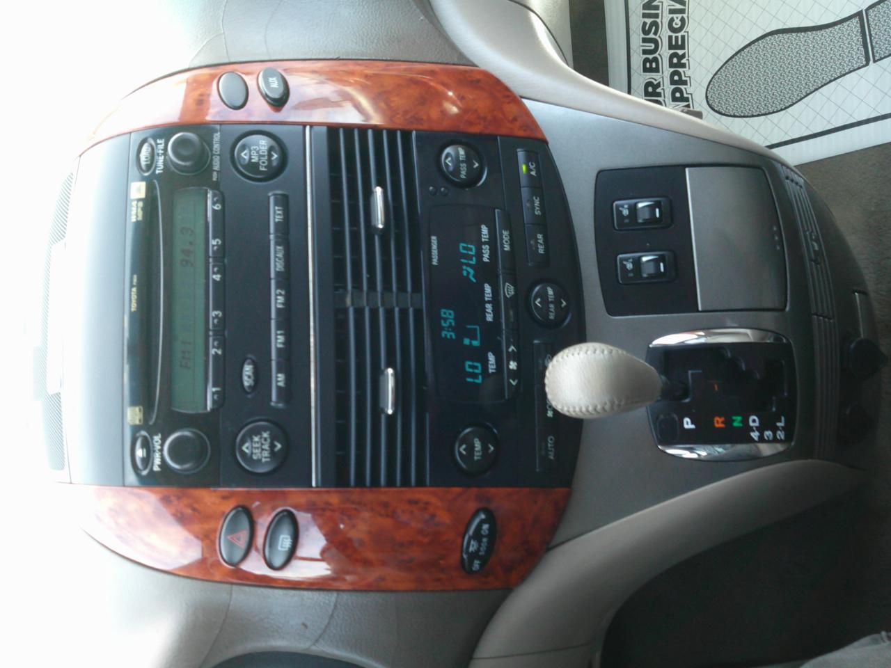 Toyota Sienna XLE 2006