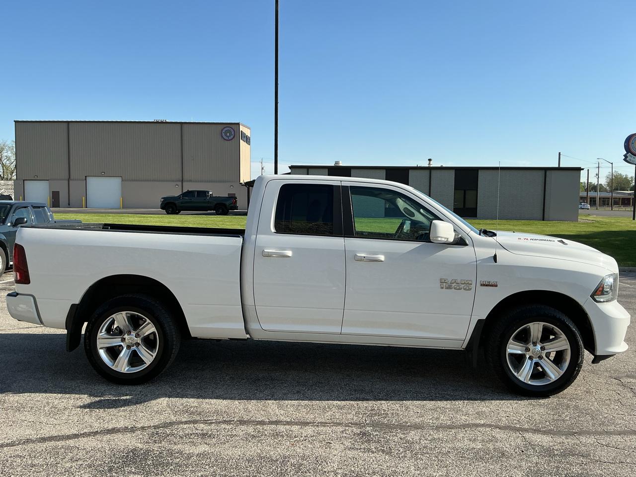 RAM 1500 Sport Quad Cab 4WD 2016