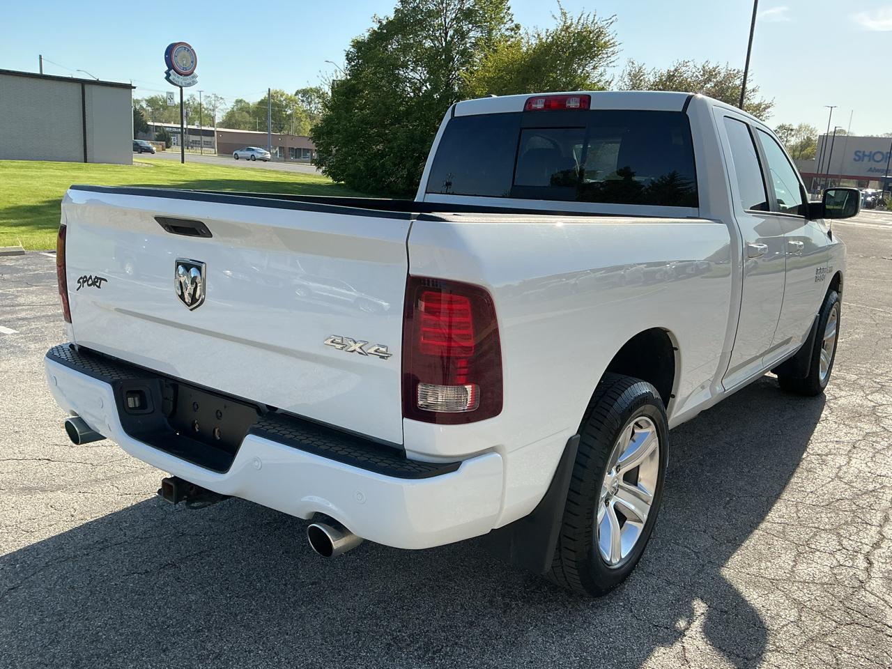 RAM 1500 Sport Quad Cab 4WD 2016