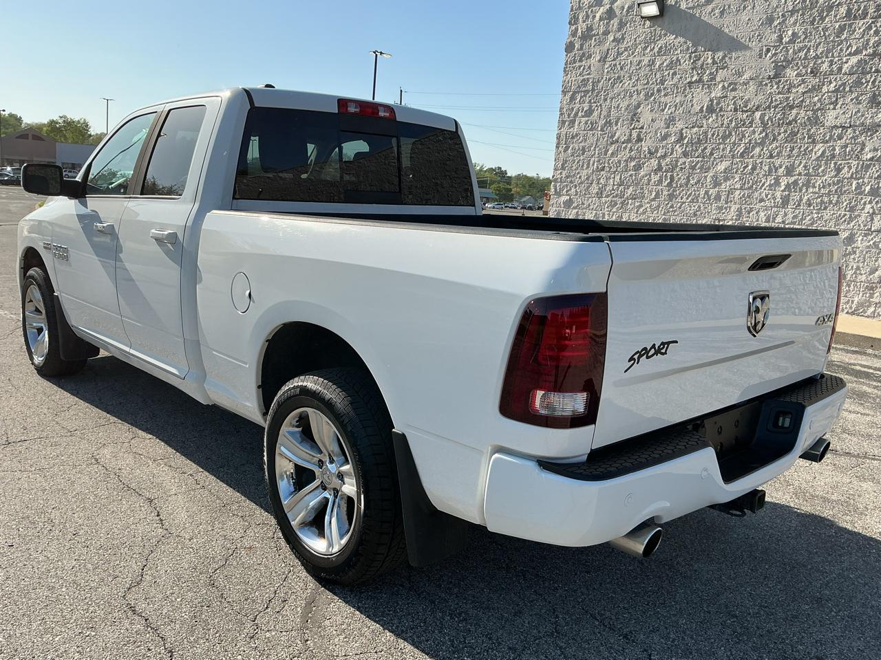 RAM 1500 Sport Quad Cab 4WD 2016