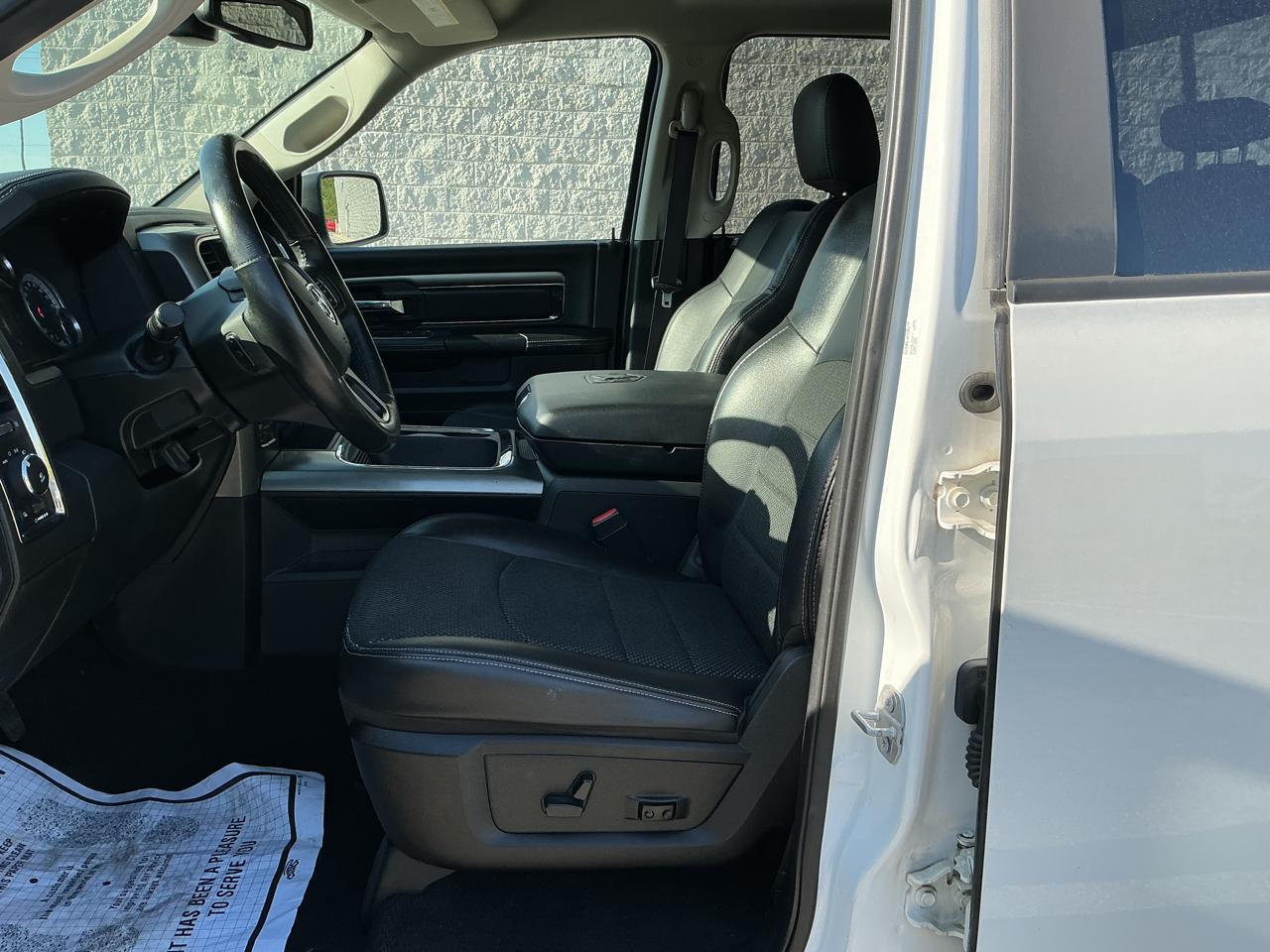 RAM 1500 Sport Quad Cab 4WD 2016