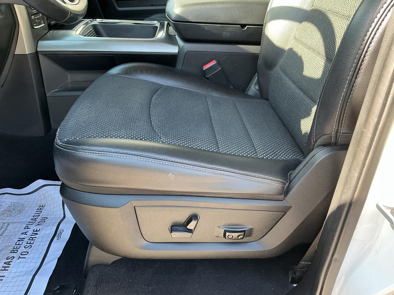 RAM 1500 Sport Quad Cab 4WD 2016