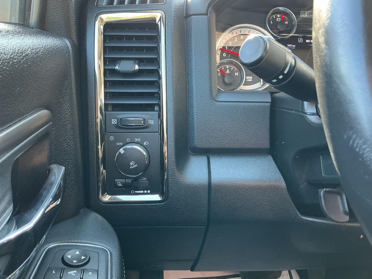 RAM 1500 Sport Quad Cab 4WD 2016