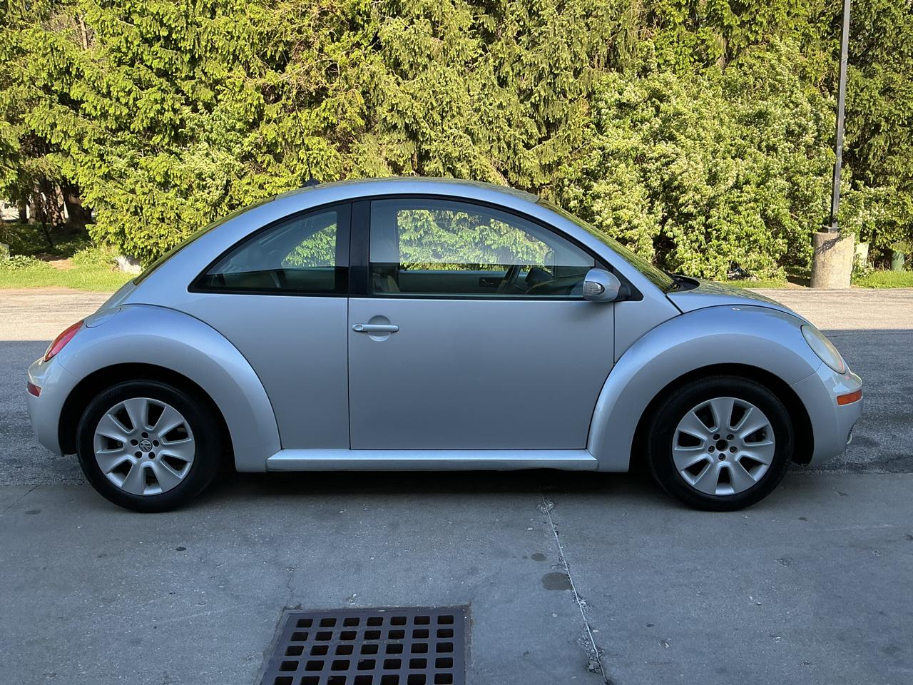 Volkswagen New Beetle S 2008