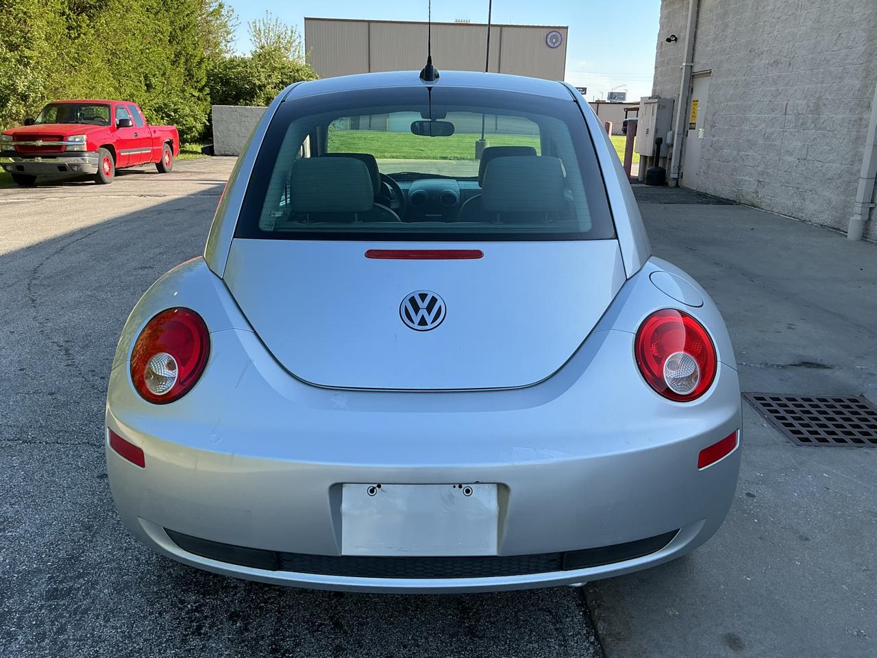 Volkswagen New Beetle S 2008