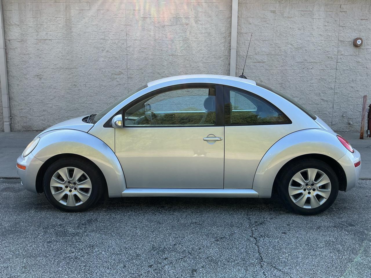 Volkswagen New Beetle S 2008
