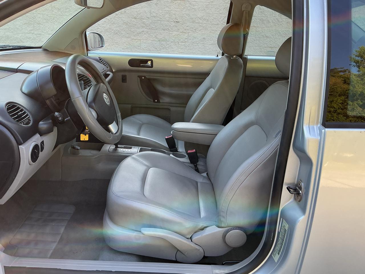 Volkswagen New Beetle S 2008