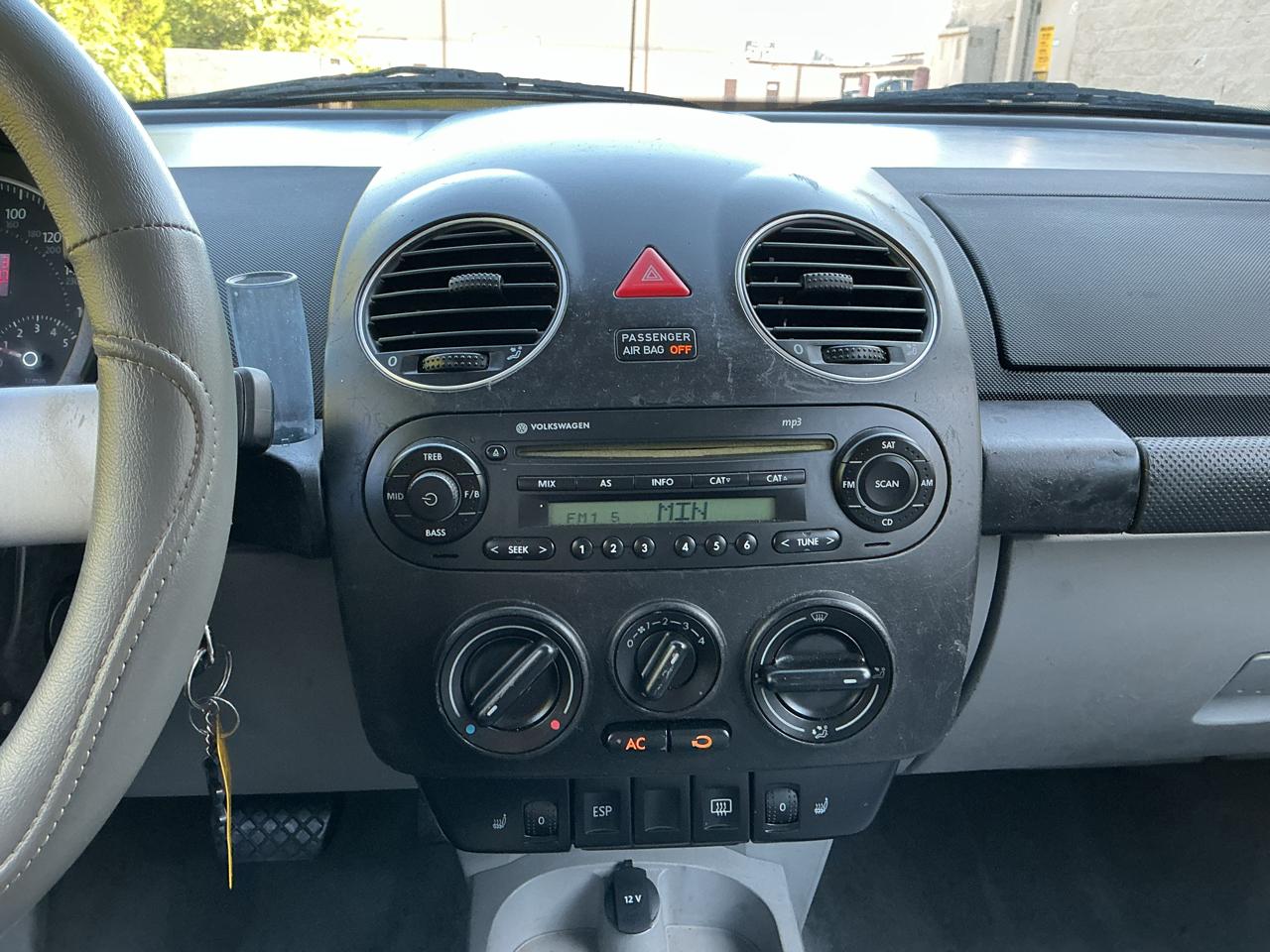 Volkswagen New Beetle S 2008