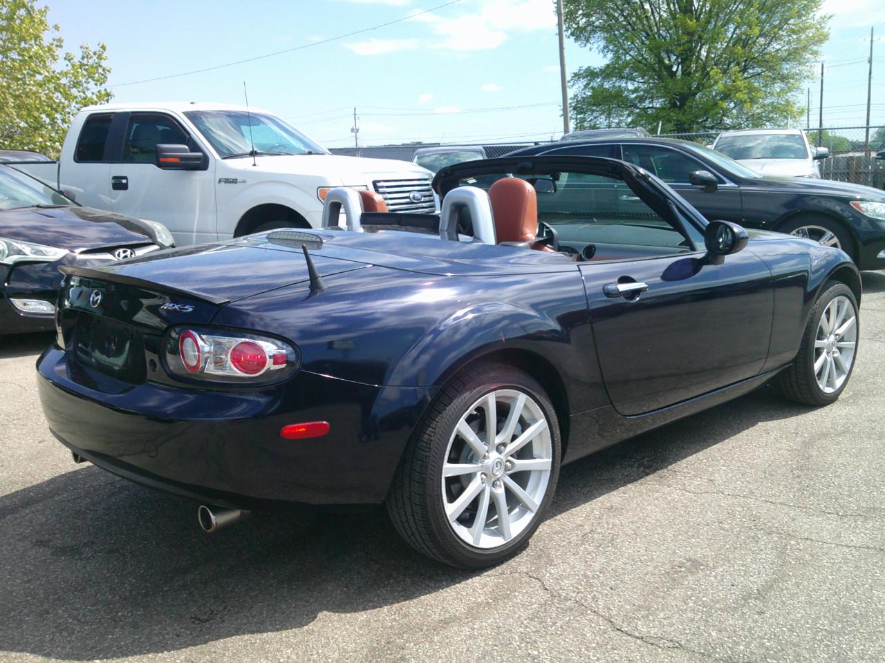 Mazda MX-5 Miata Touring Power Retractable Hardtop 2008