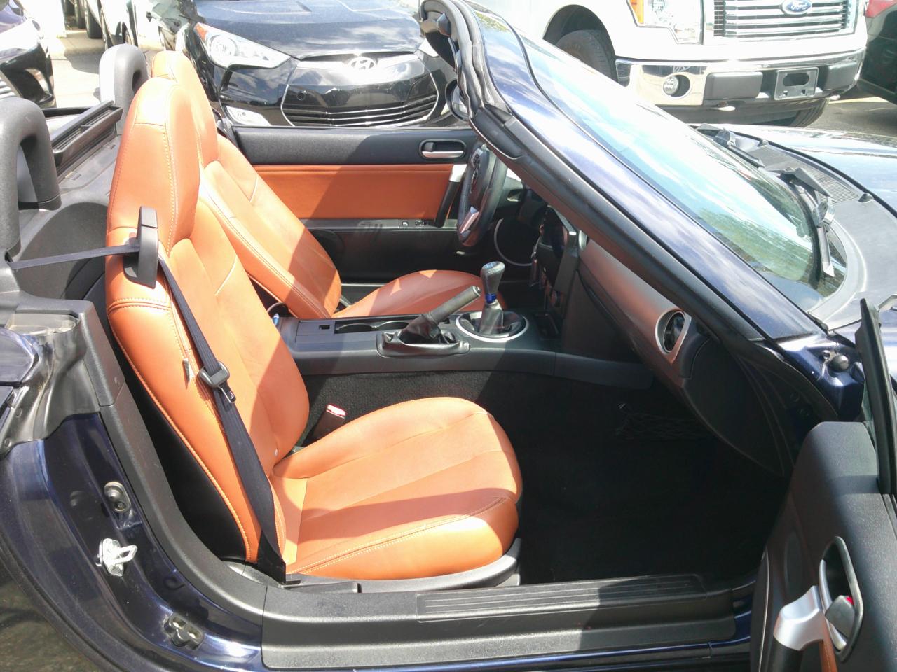 Mazda MX-5 Miata Touring Power Retractable Hardtop 2008