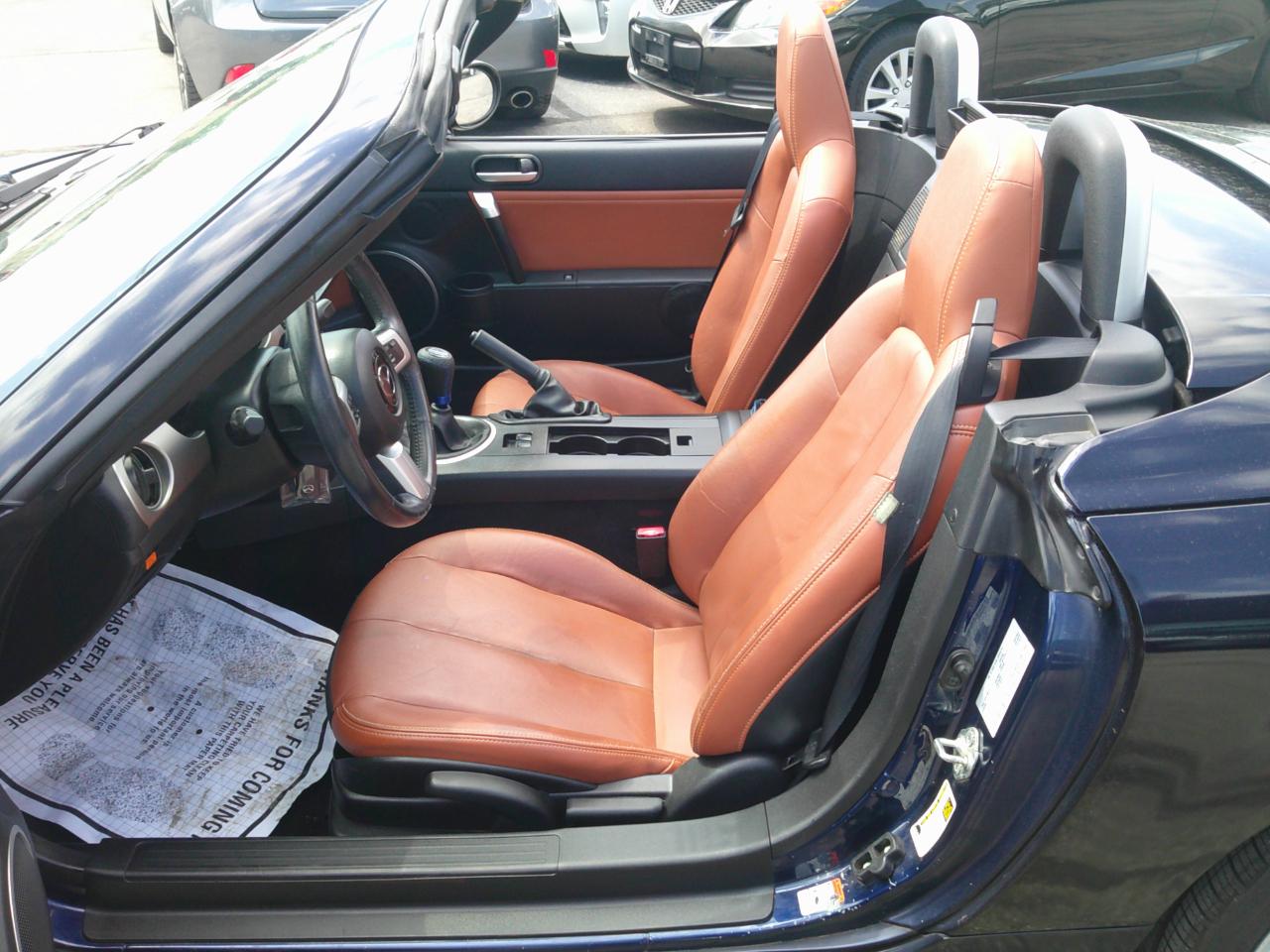 Mazda MX-5 Miata Touring Power Retractable Hardtop 2008