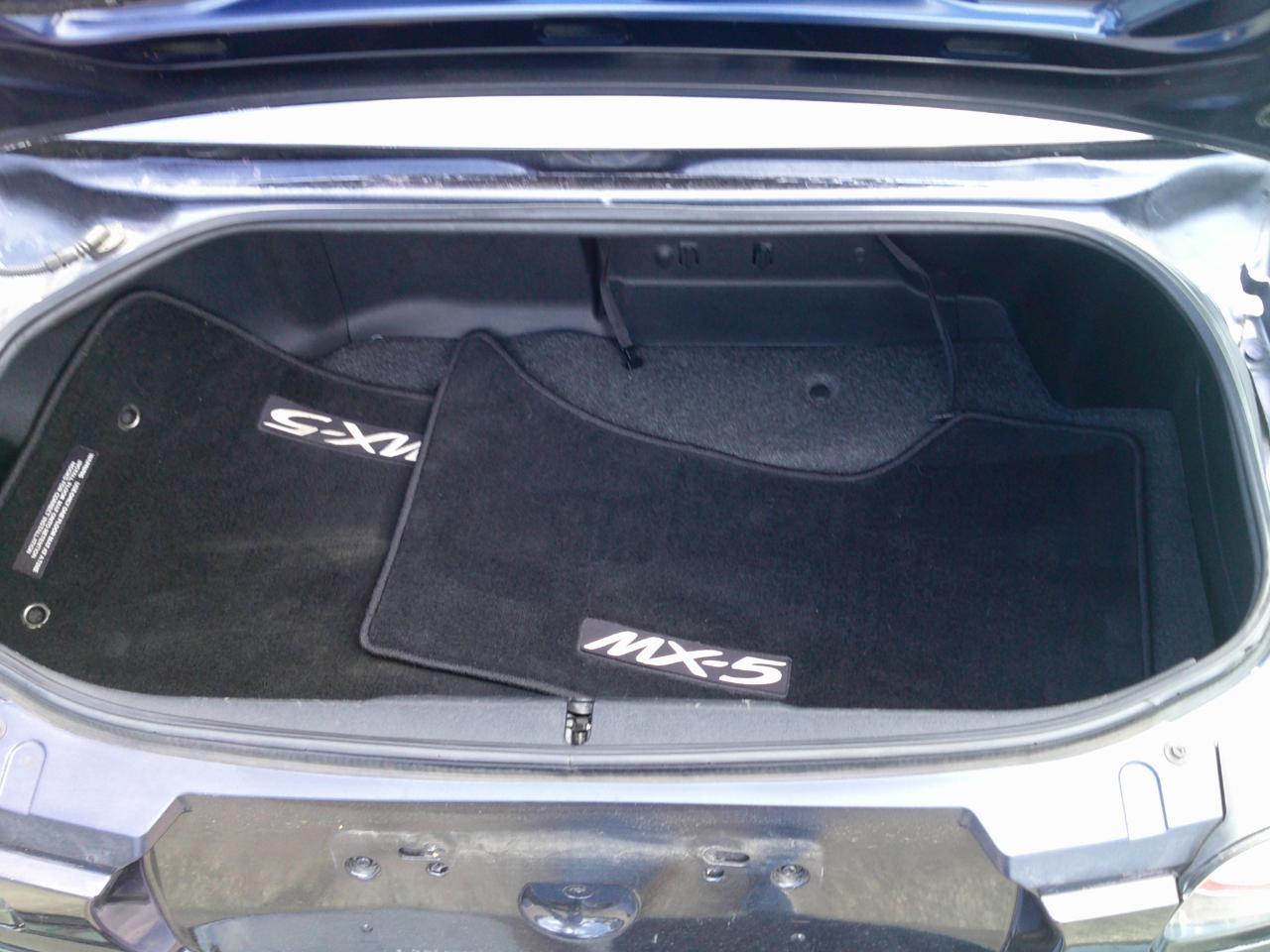 Mazda MX-5 Miata Touring Power Retractable Hardtop 2008