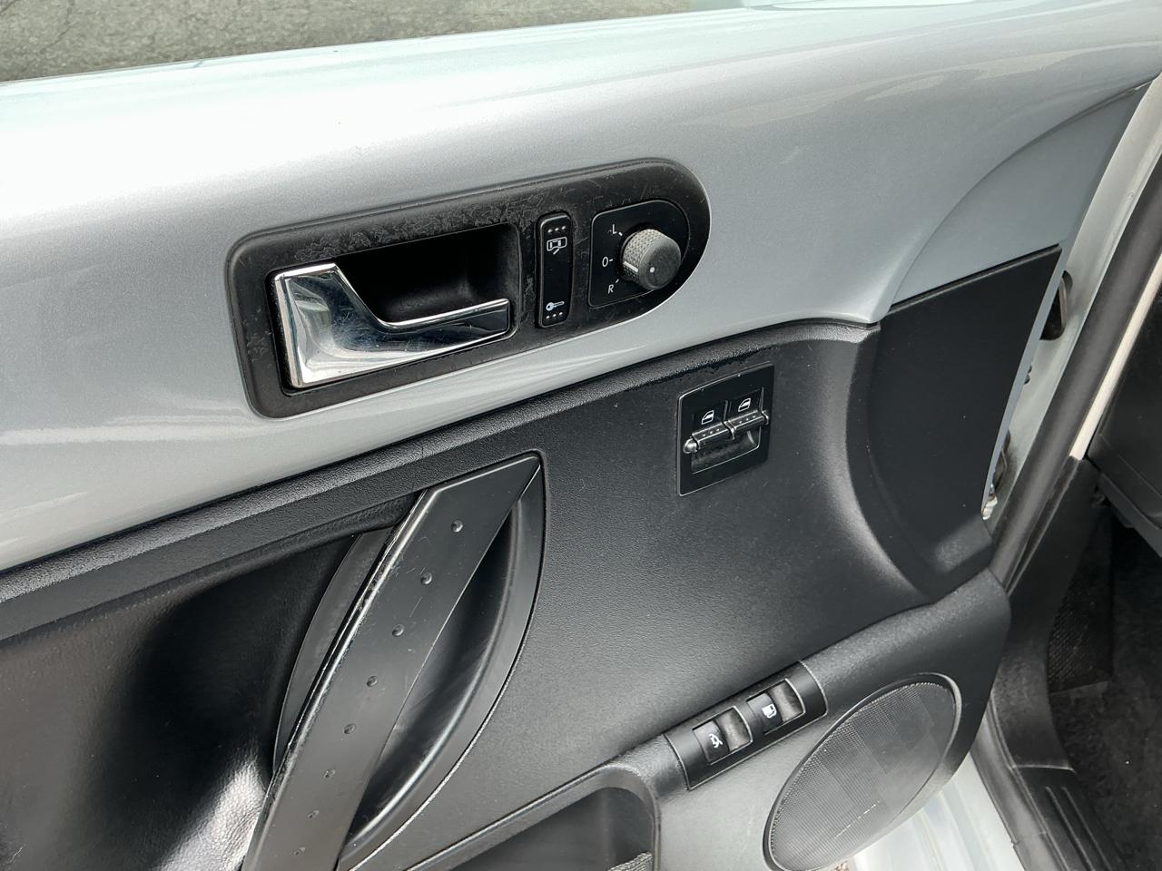 Volkswagen New Beetle S PZEV 2008