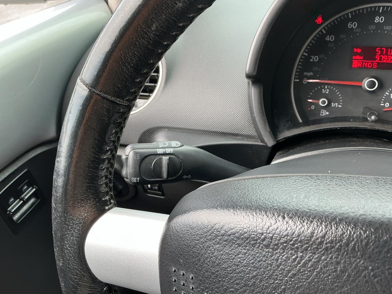 Volkswagen New Beetle S PZEV 2008