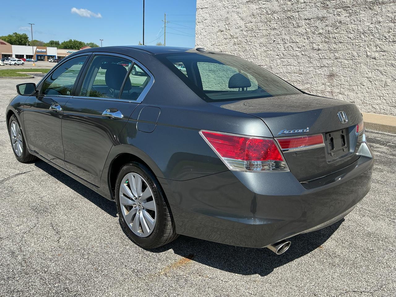 Honda Accord EX-L V-6 Sedan AT 2011