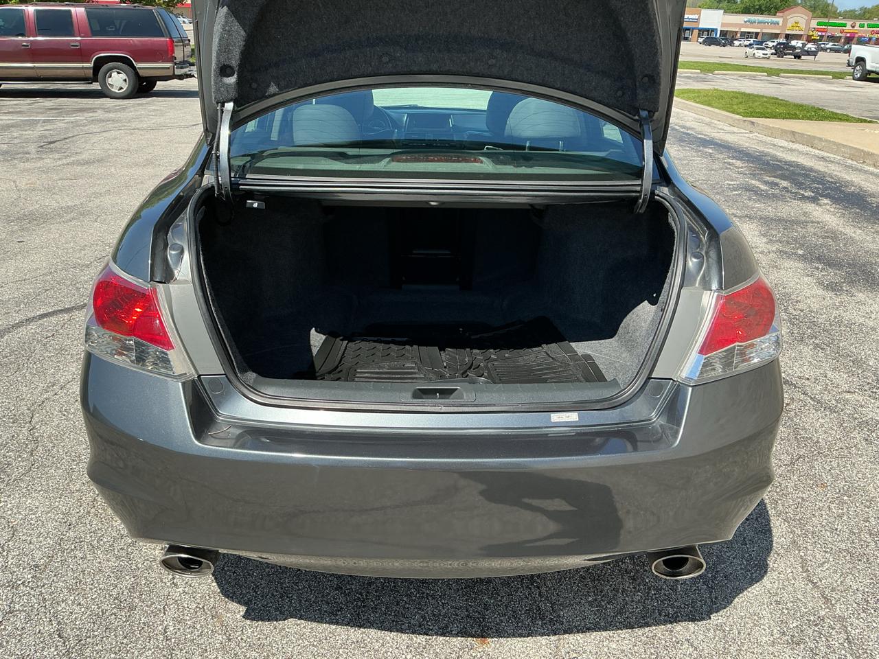 Honda Accord EX-L V-6 Sedan AT 2011