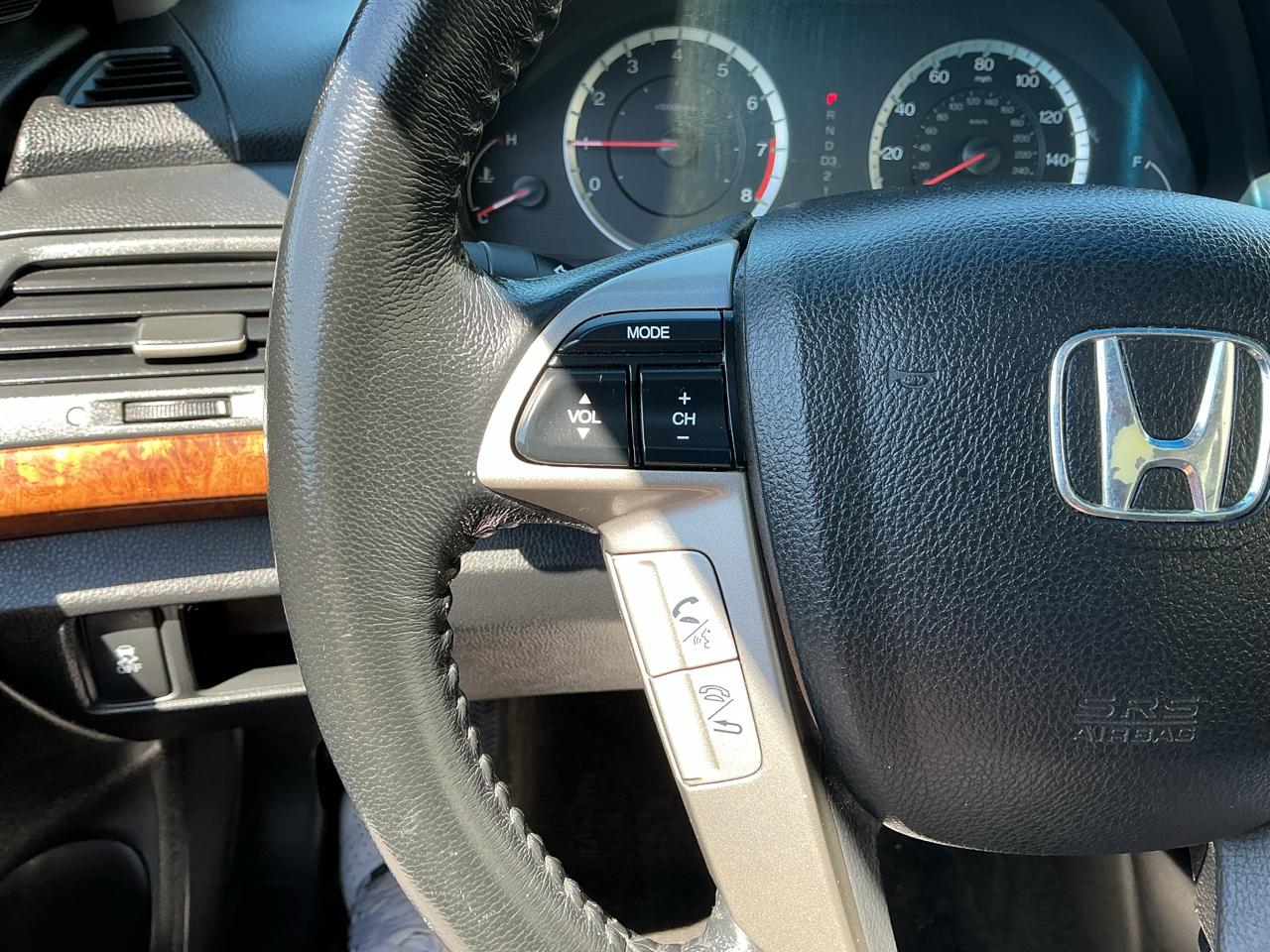 Honda Accord EX-L V-6 Sedan AT 2011