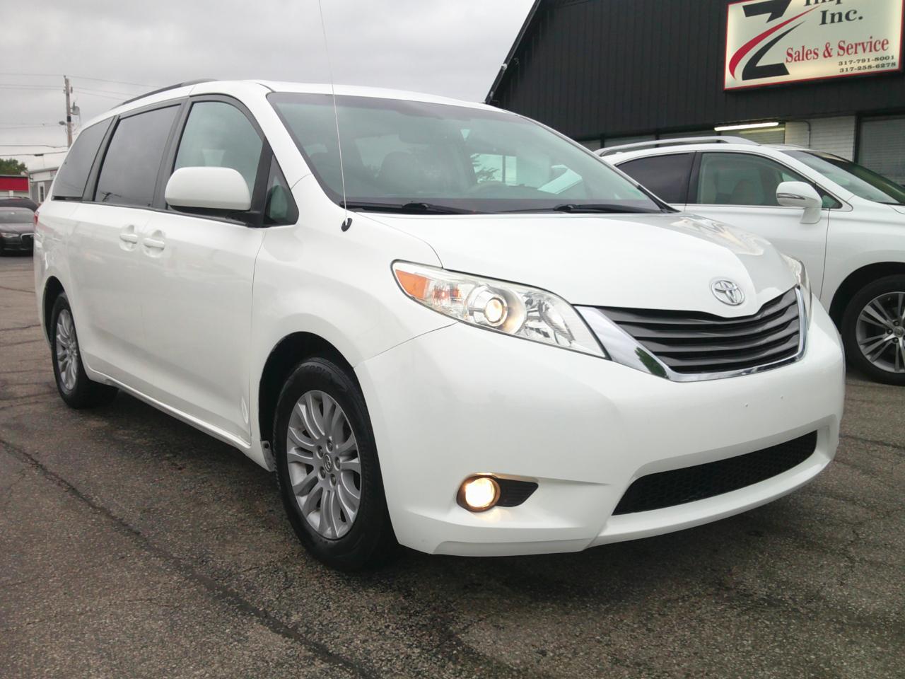 Toyota Sienna XLE FWD 8-Passenger V6 2013