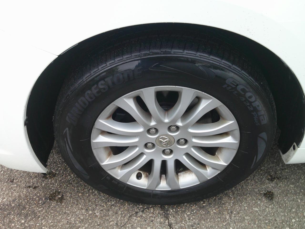 Toyota Sienna XLE FWD 8-Passenger V6 2013