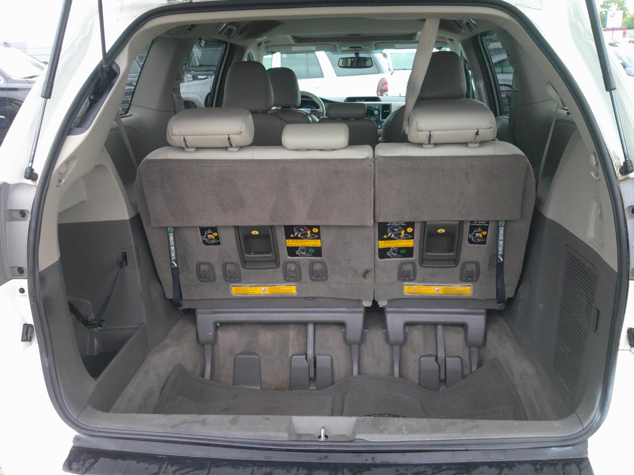 Toyota Sienna XLE FWD 8-Passenger V6 2013