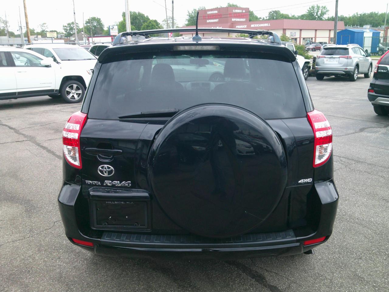 Toyota RAV4 LE 4D SUV AWD 2009