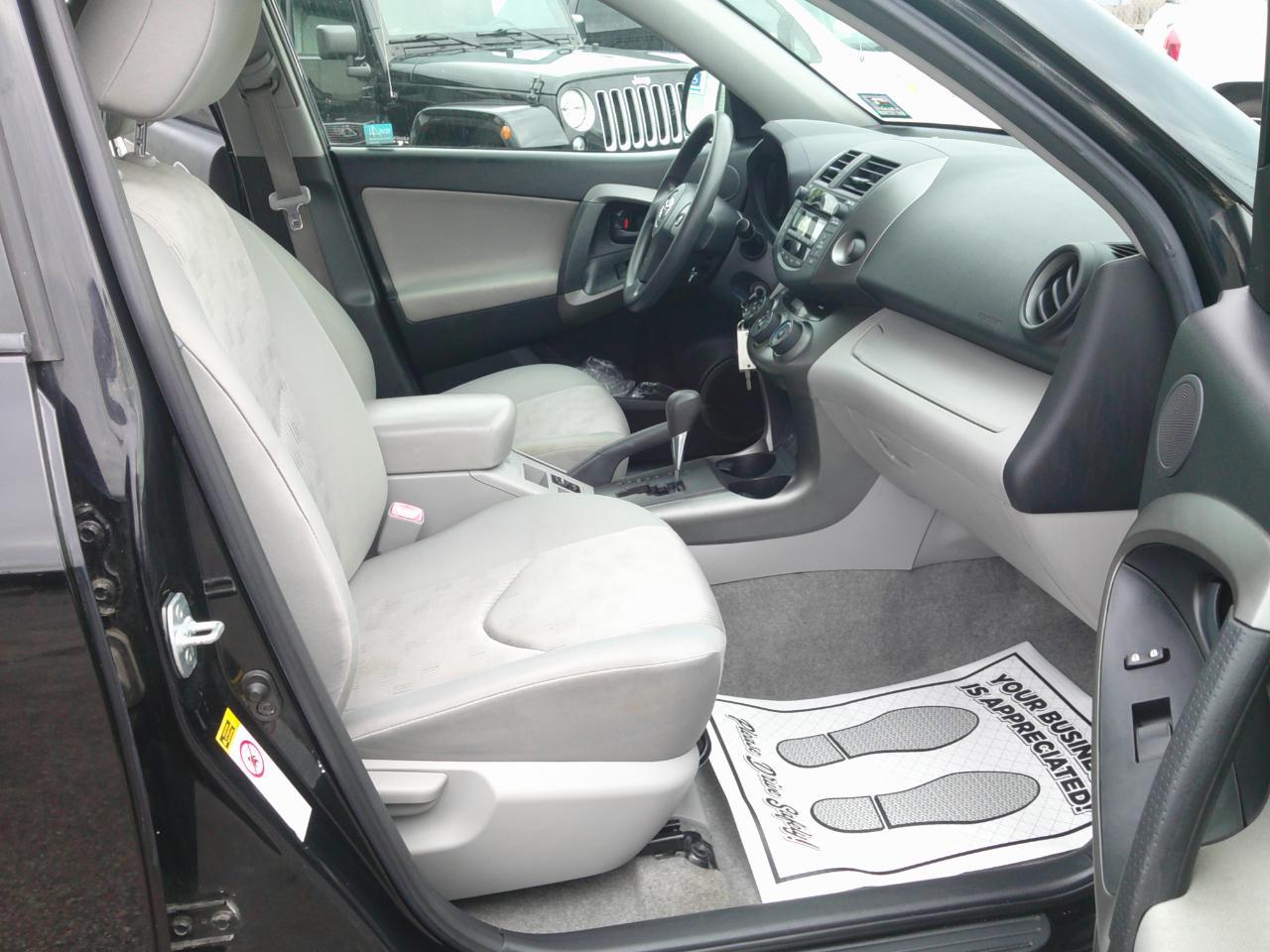 Toyota RAV4 LE 4D SUV AWD 2009