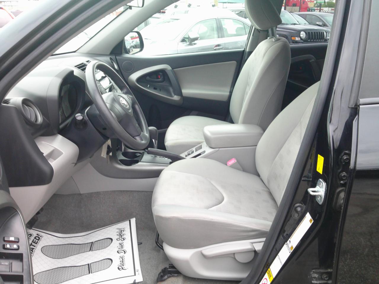 Toyota RAV4 LE 4D SUV AWD 2009
