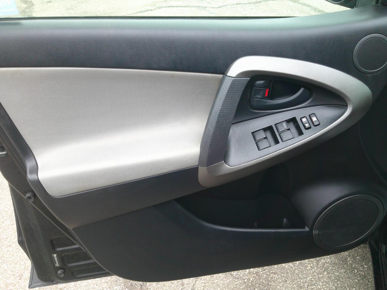 Toyota RAV4 LE 4D SUV AWD 2009