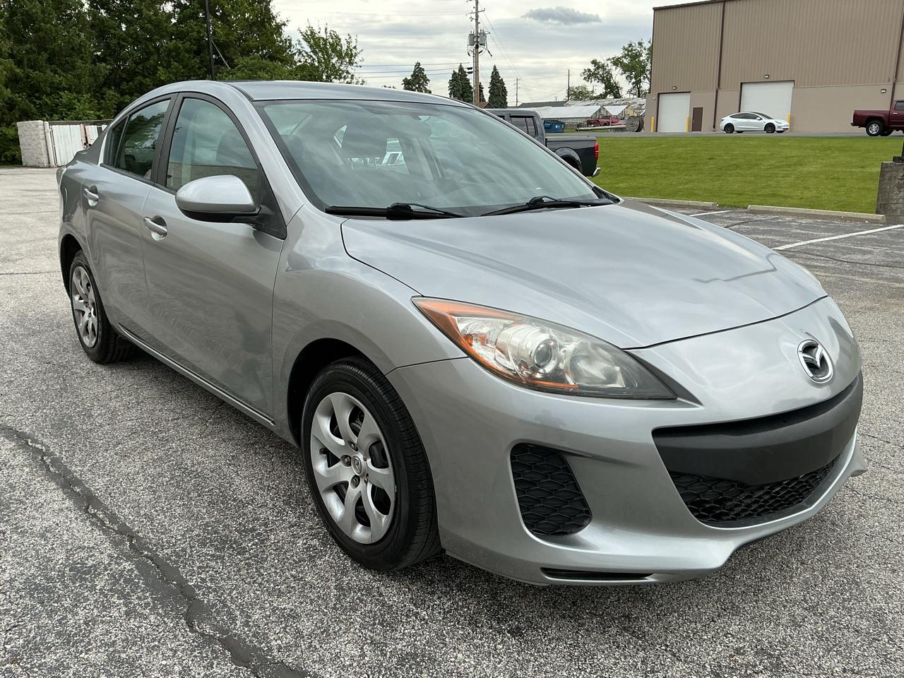 Mazda MAZDA3 i Sport 4-Door 2013