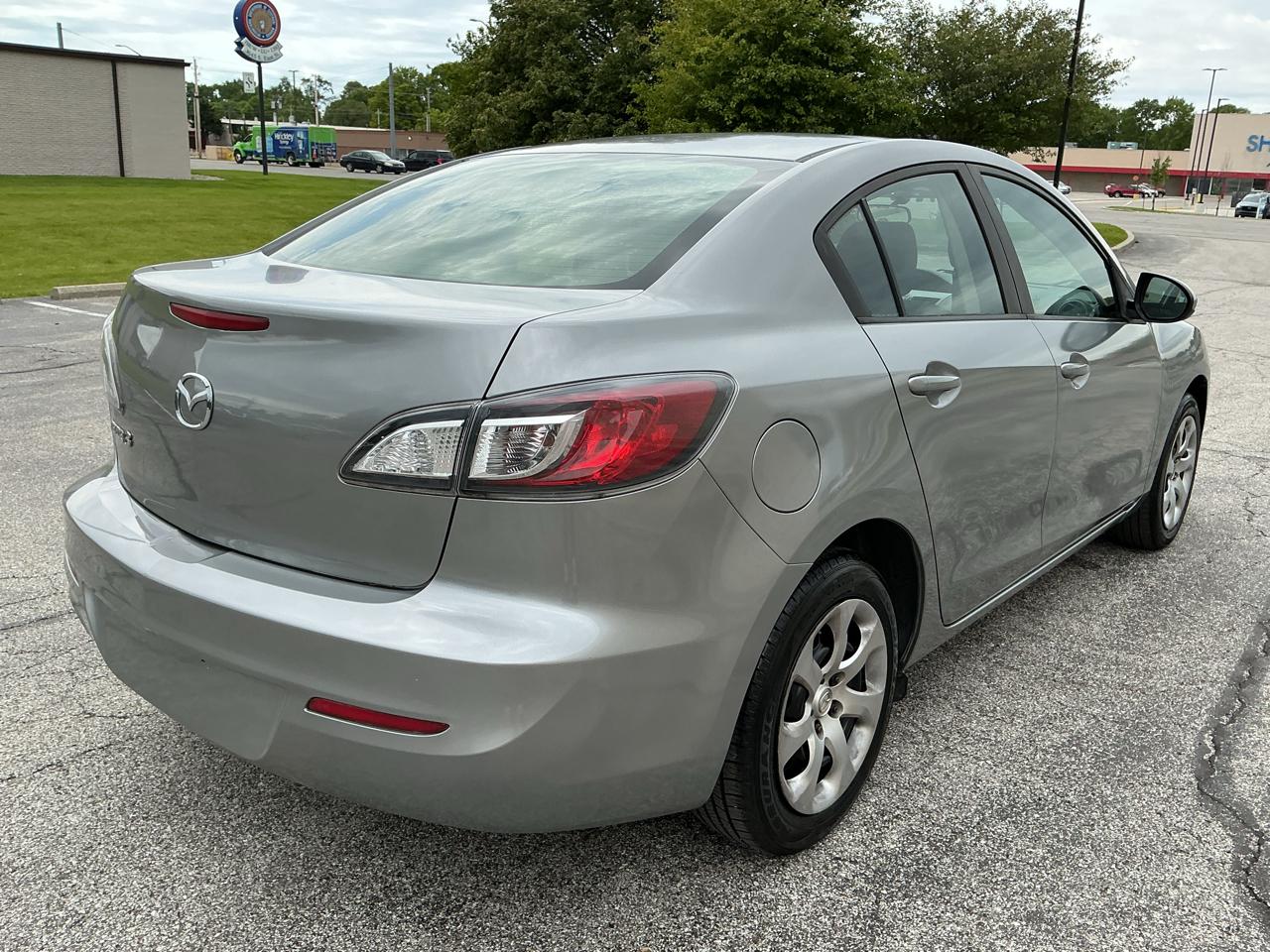Mazda MAZDA3 i Sport 4-Door 2013