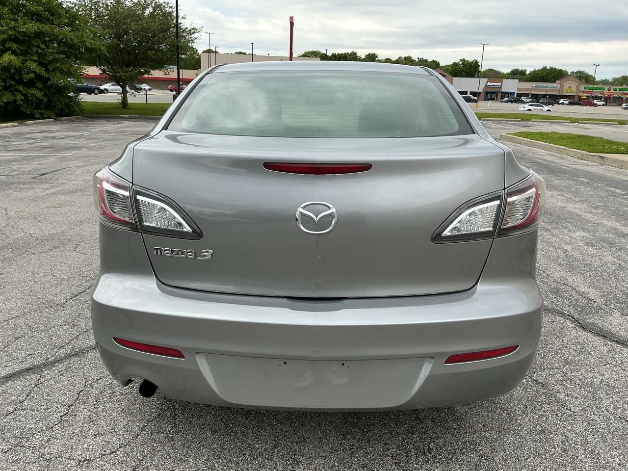 Mazda MAZDA3 i Sport 4-Door 2013