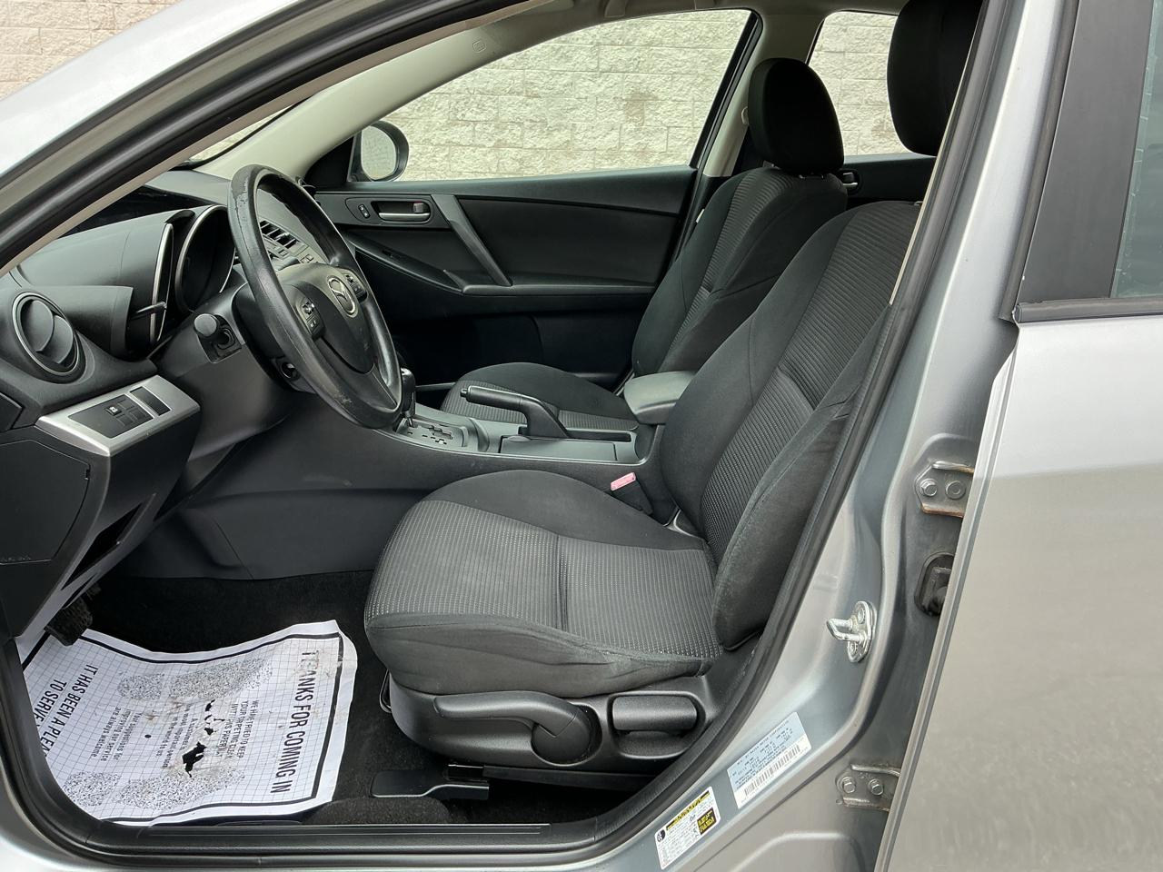 Mazda MAZDA3 i Sport 4-Door 2013