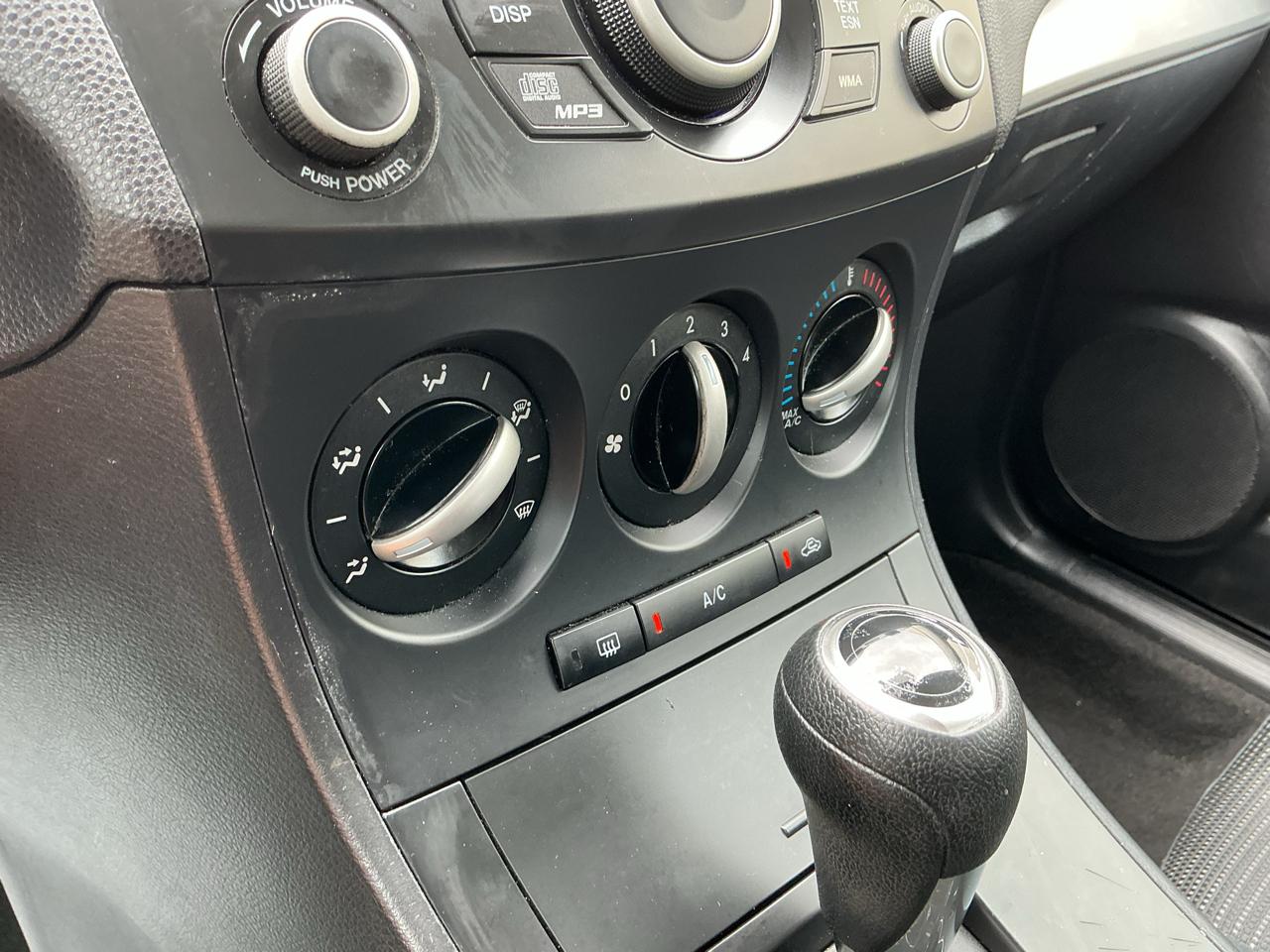 Mazda MAZDA3 i Sport 4-Door 2013