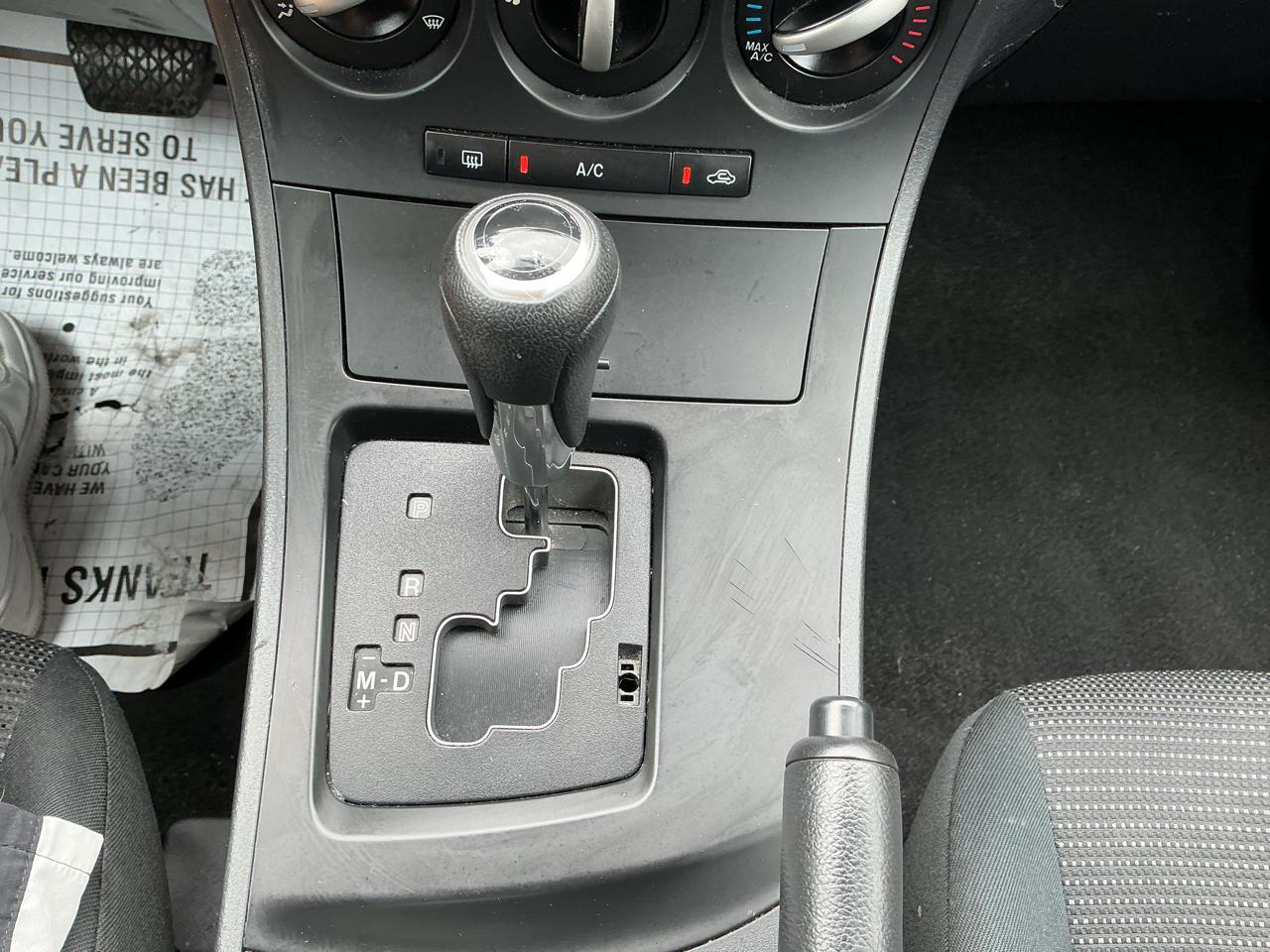 Mazda MAZDA3 i Sport 4-Door 2013