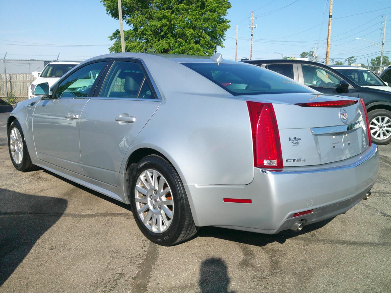 Cadillac CTS 3.0L Base AWD 2010