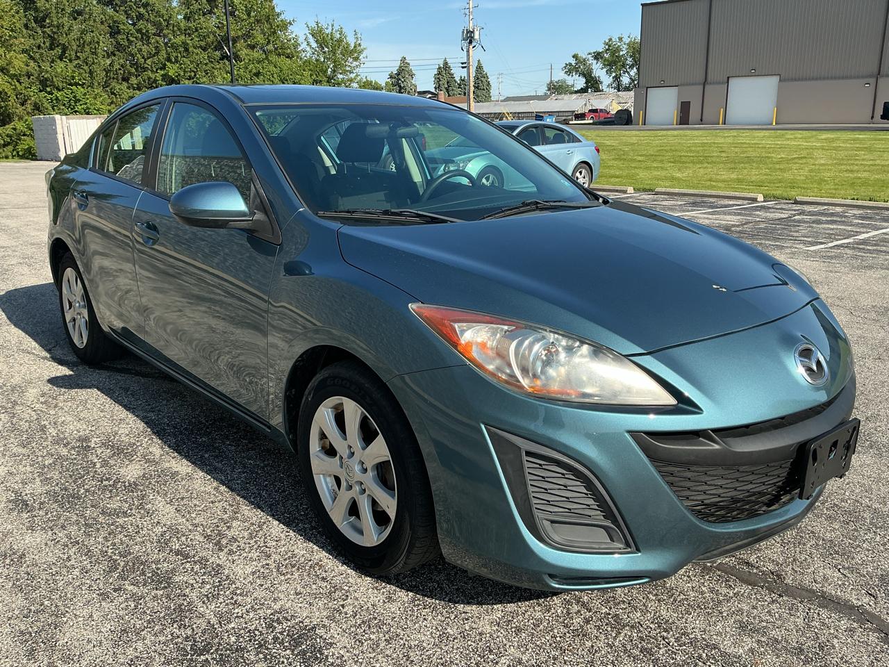 Mazda MAZDA3 i Touring 4-door 2011