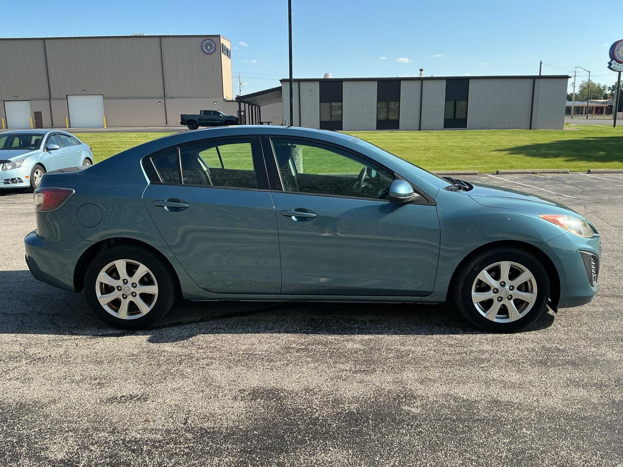 Mazda MAZDA3 i Touring 4-door 2011
