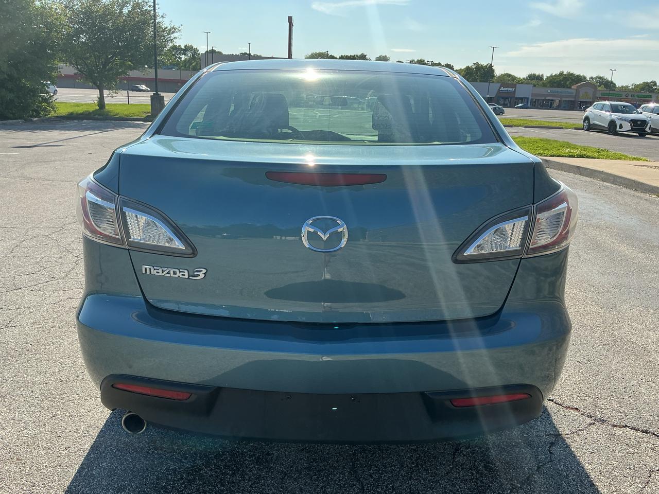 Mazda MAZDA3 i Touring 4-door 2011