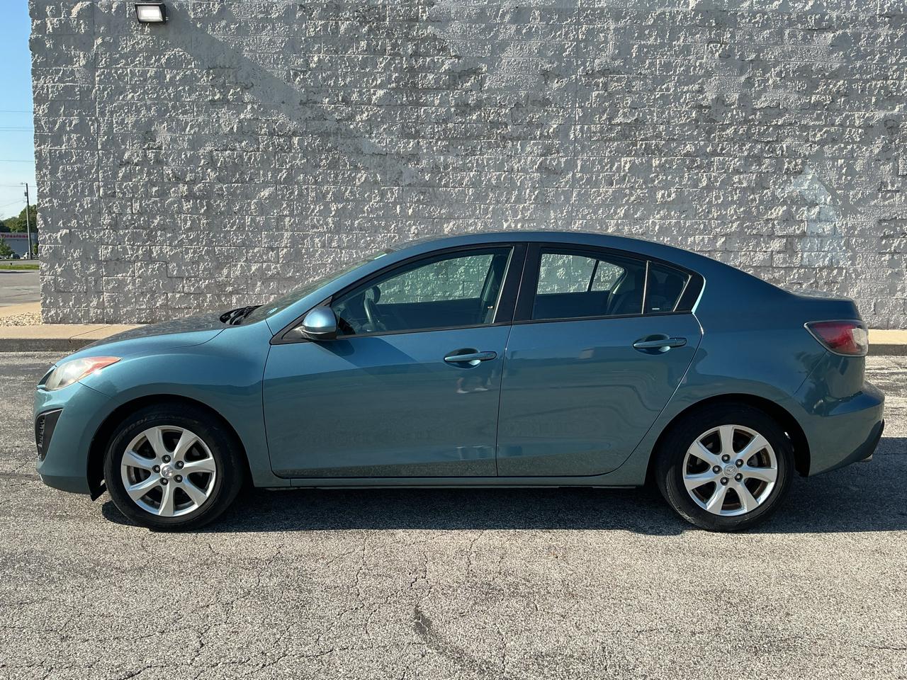 Mazda MAZDA3 i Touring 4-door 2011