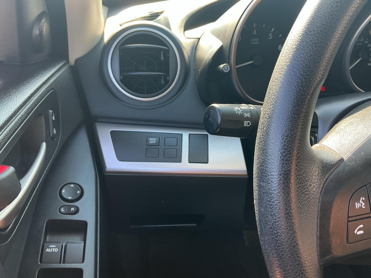 Mazda MAZDA3 i Touring 4-door 2011