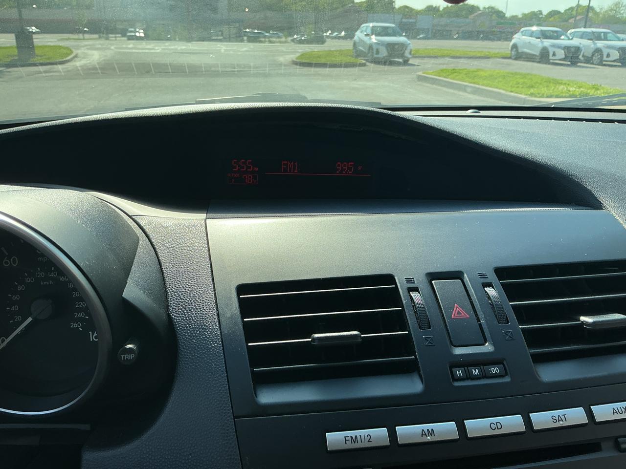 Mazda MAZDA3 i Touring 4-door 2011
